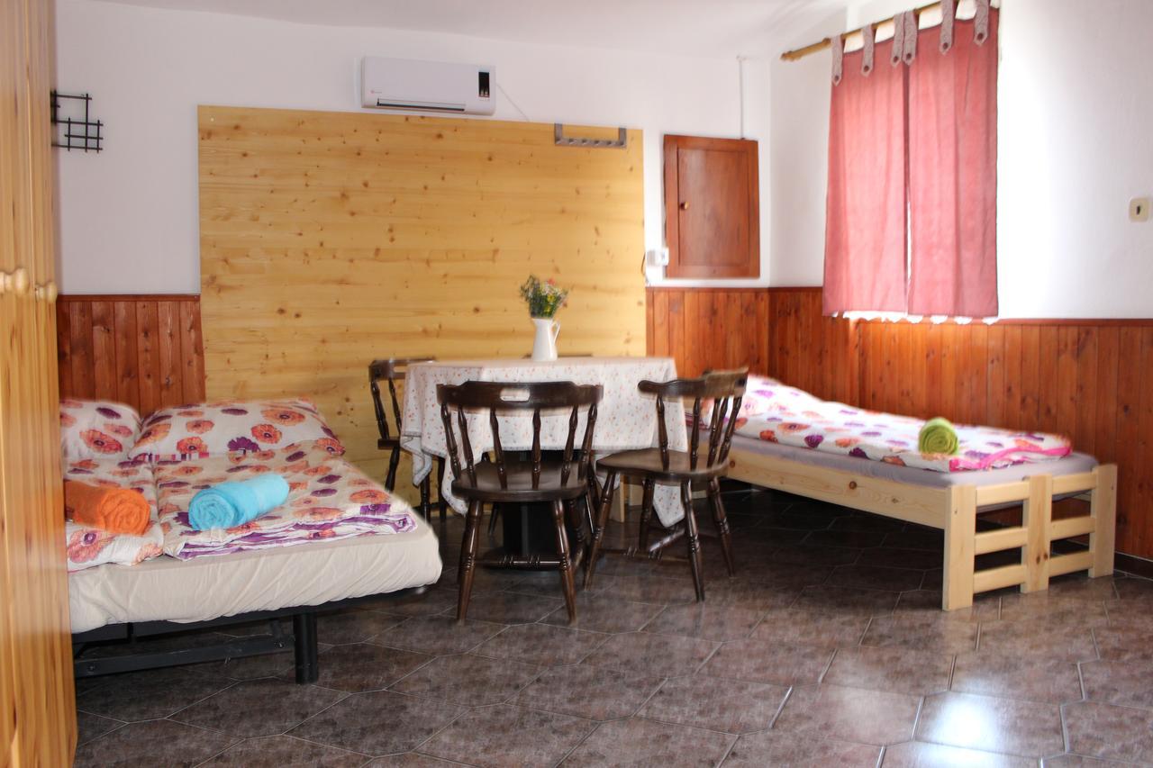 Penzion Bulhary S Vinnym Sklepem Dış mekan fotoğraf