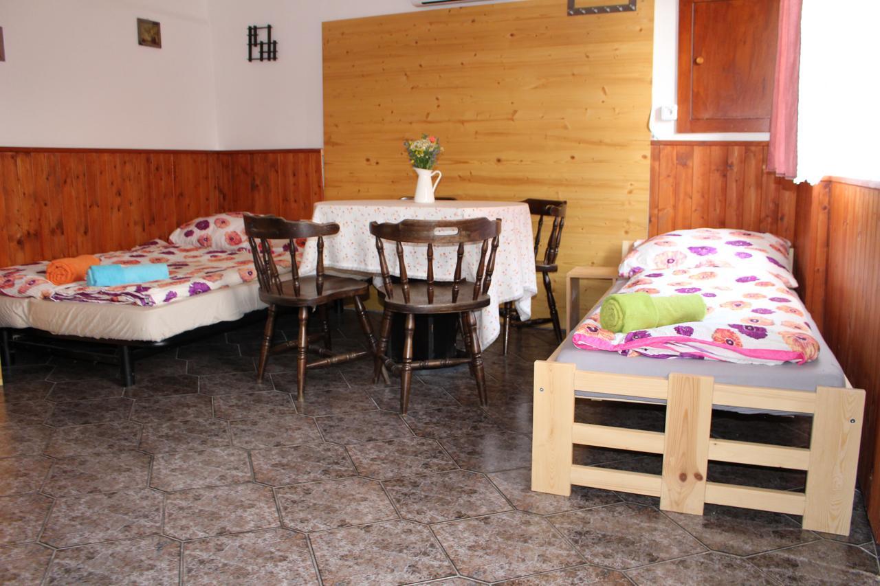 Penzion Bulhary S Vinnym Sklepem Dış mekan fotoğraf